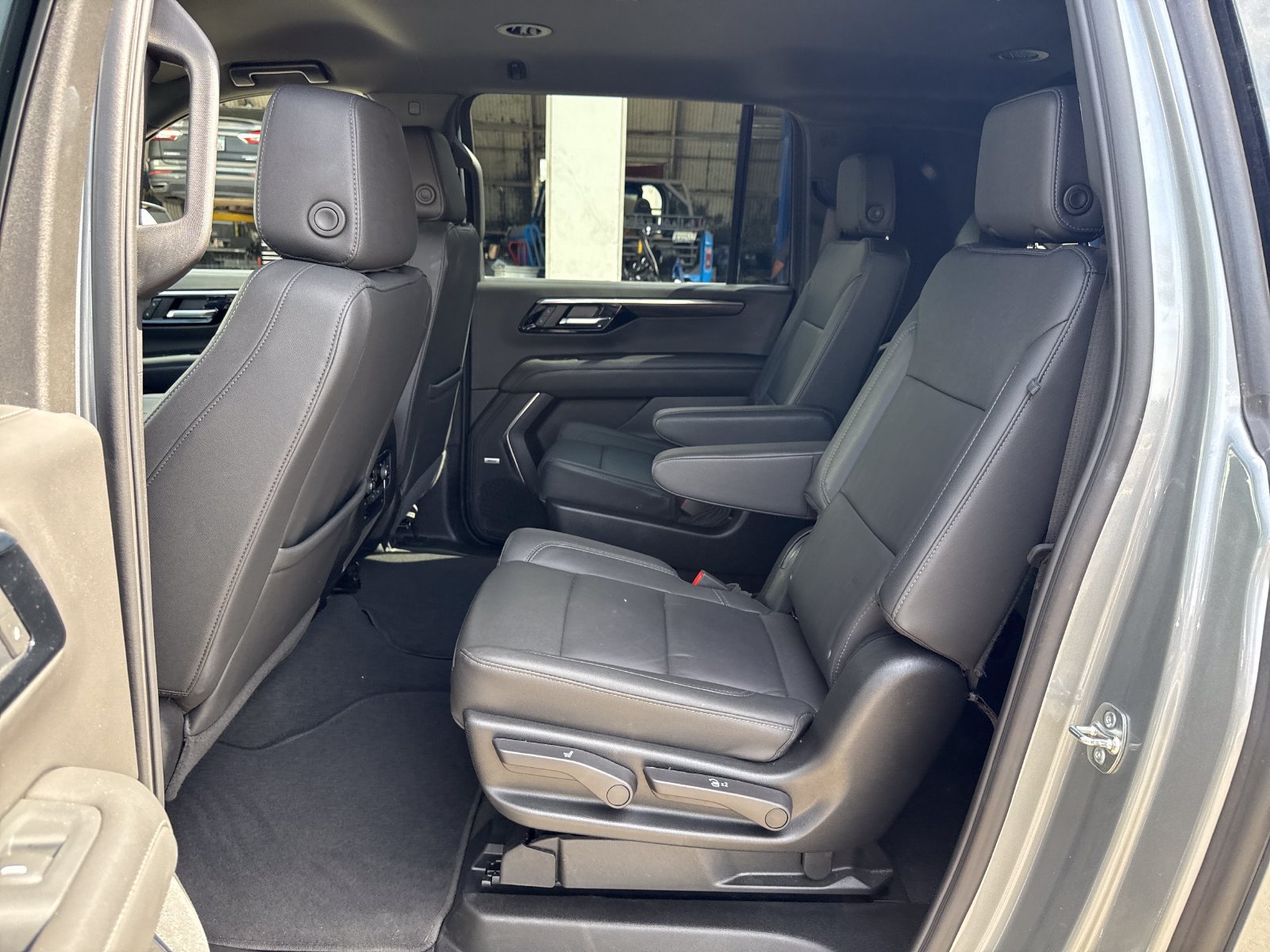 Used 2026 Chevrolet Suburban LT w/ Comfort Package AWD/4WD image 25