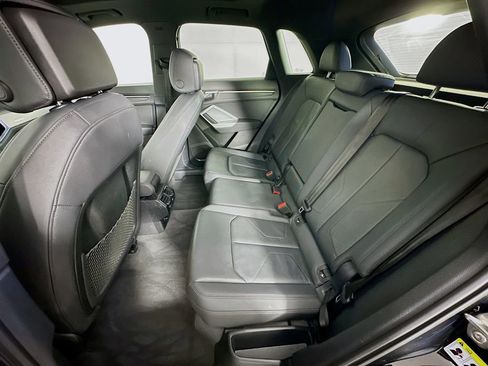 Used 2023 Audi Q3 2.0T Premium image 32