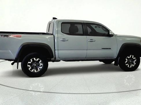 Used 2023 Toyota Tacoma TRD Off-Road AWD/4WD image 6