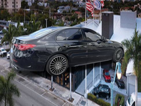 Used 2023 Mercedes-Benz C 300 Sedan image 4