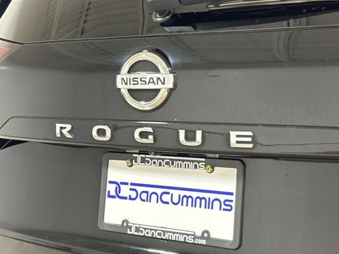 Used 2021 Nissan Rogue SV FWD image 25