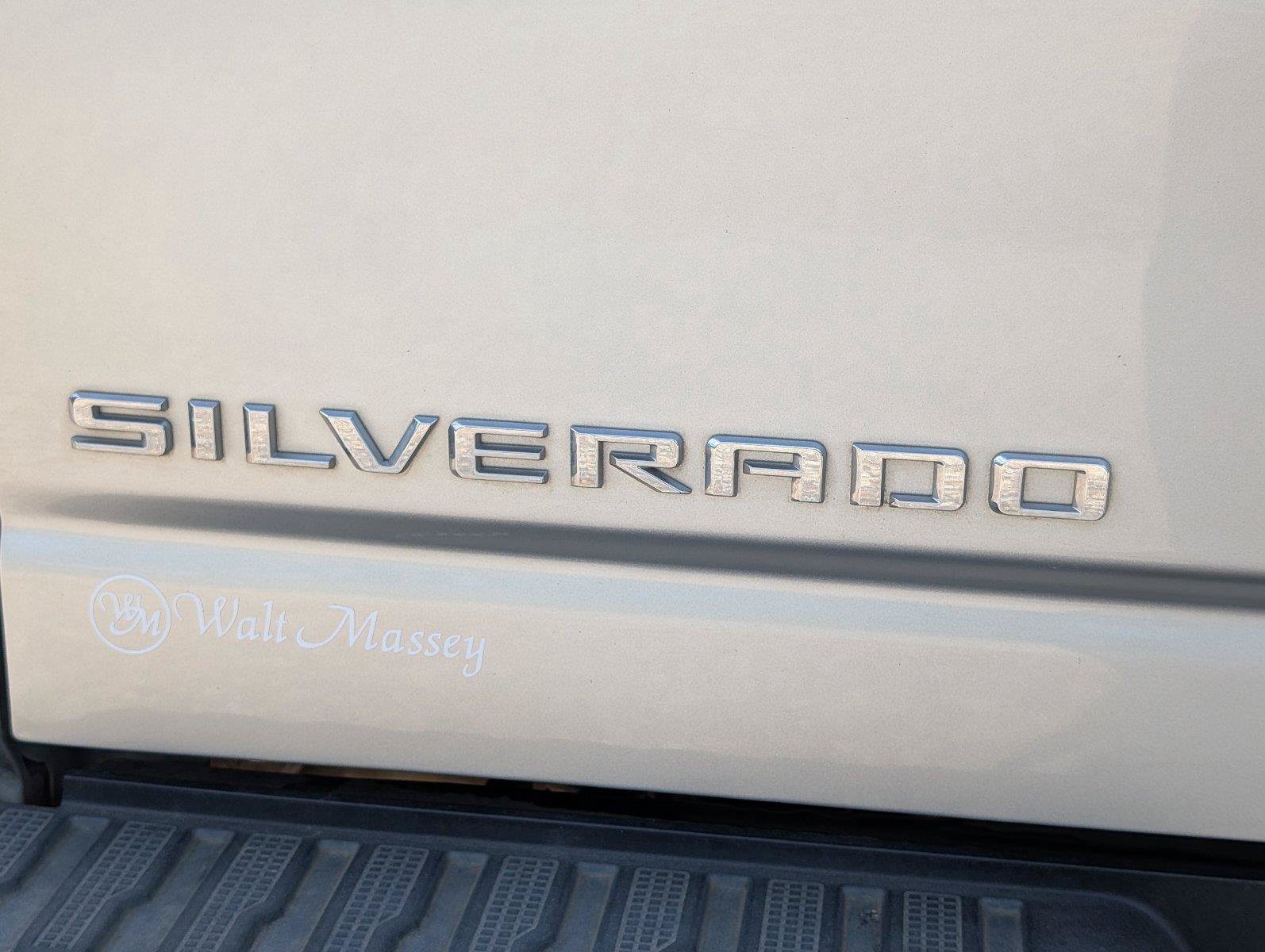 Used 2022 Chevrolet Silverado 2500 Custom w/ Custom Value Package AWD/4WD image 6
