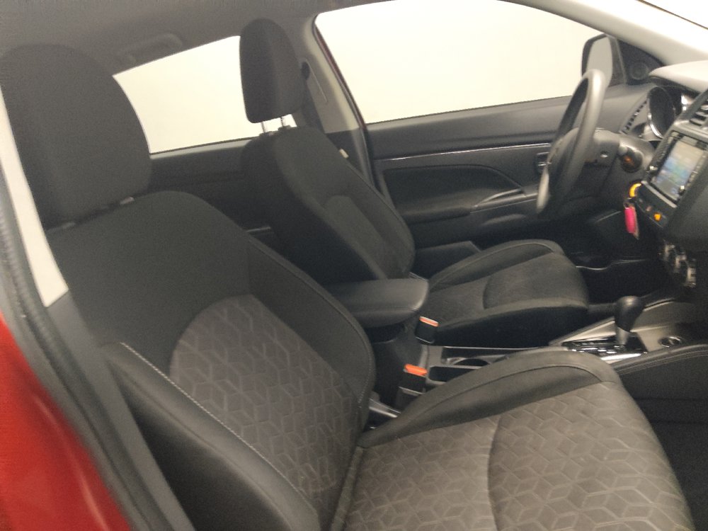 Used 2025 Mitsubishi Outlander Sport AWD image 21