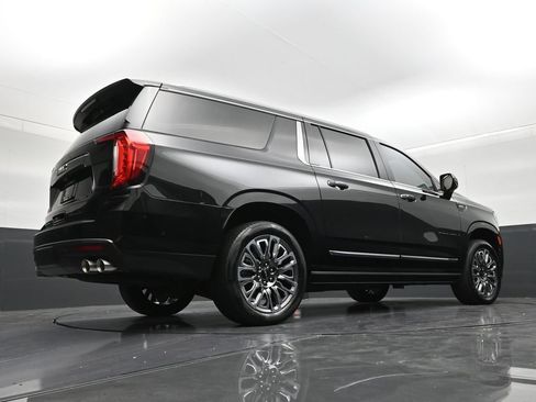 Used 2023 GMC Yukon XL Denali Ultimate AWD/4WD image 24