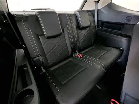 Used 2025 Volkswagen Atlas SE image 33