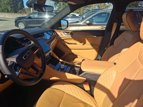 Used 2025 Jeep Grand Cherokee L Summit image 10