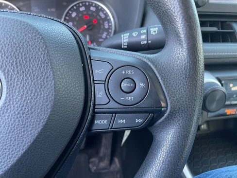 Used 2019 Toyota RAV4 LE w/ All Weather Liner Package AWD/4WD image 19