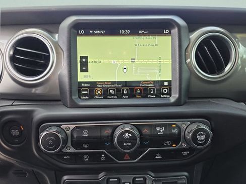 Used 2023 Jeep Gladiator Overland w/ LED Lighting Group AWD/4WD image 22