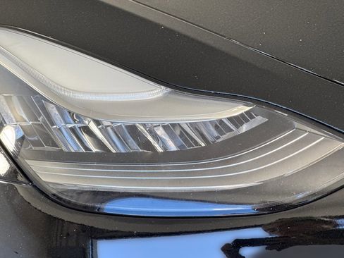 Used 2018 Tesla Model 3 Mid Range image 10