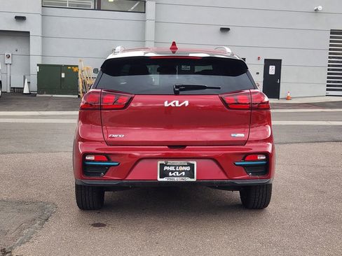 Used 2022 Kia Niro EX w/ Cold Weather Package FWD image 6