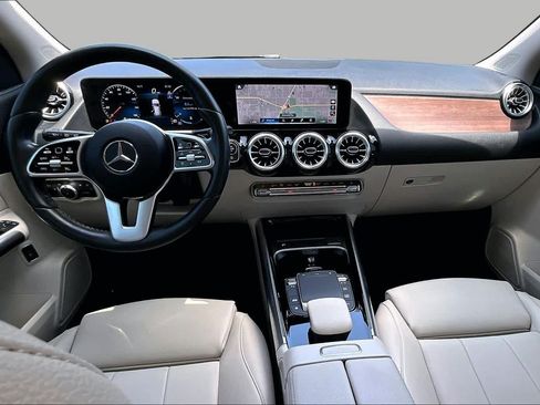 Used 2023 Mercedes-Benz GLA 250 4MATIC image 14