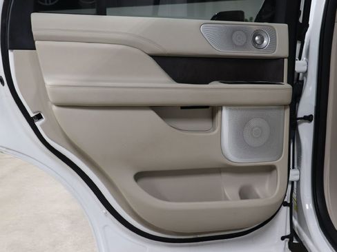 Used 2021 Lincoln Navigator Reserve w/ Luxury Package image 14