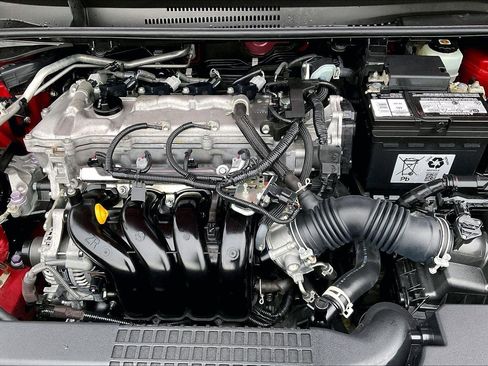 Used 2021 Toyota Corolla LE image 11