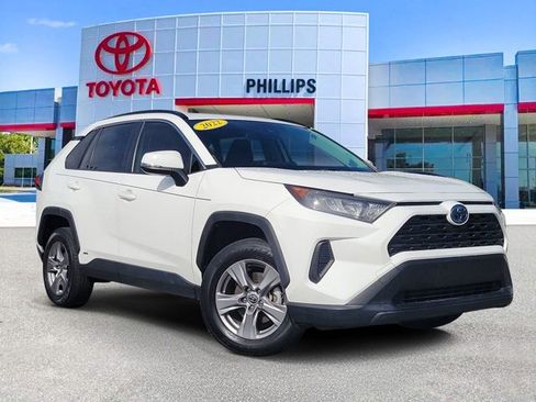 Used 2022 Toyota RAV4 LE image 1