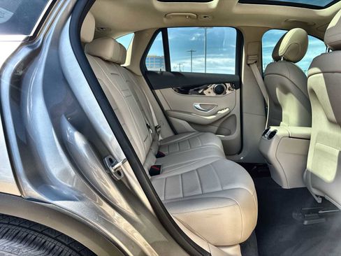 Certified 2021 Mercedes-Benz GLC 300 image 19