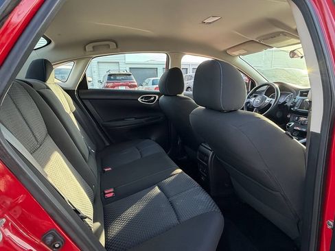 Used 2019 Nissan Sentra SR FWD image 18