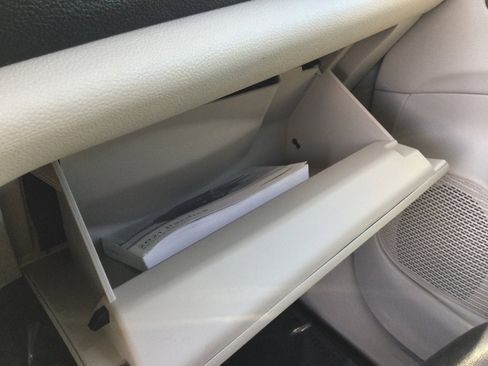 Used 2021 Chrysler Pacifica Touring-L image 23