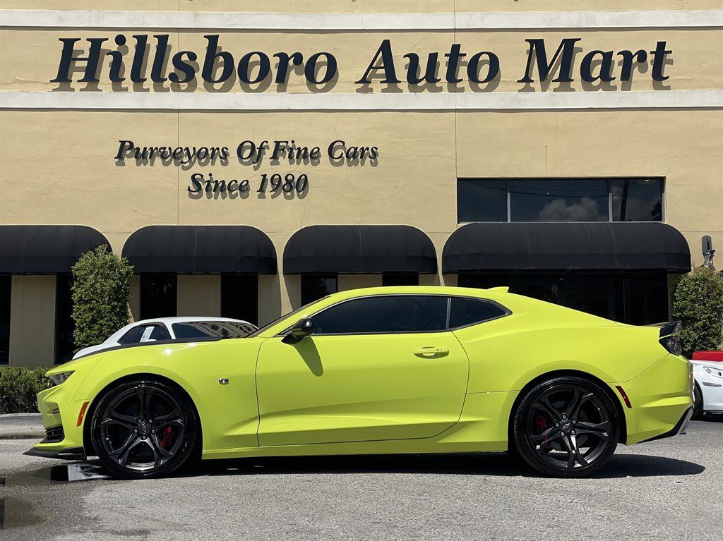 Used 2020 Chevrolet Camaro SS RWD image 4