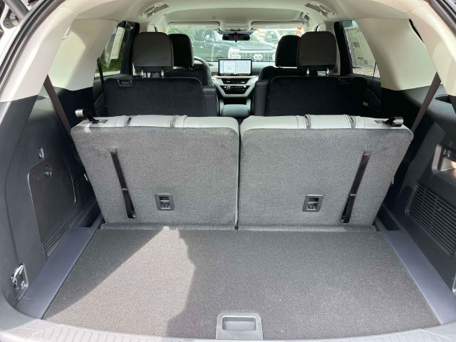 New 2026 Ford Explorer Active w/ Active Comfort Package RWD image 18