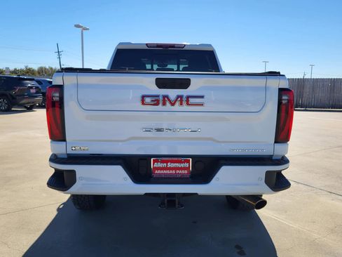 Used 2025 GMC Sierra 2500 Denali w/ Denali Reserve Package image 4