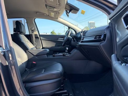 Used 2023 Kia Sportage EX FWD image 16