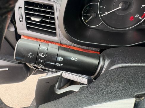 Used 2011 Subaru Outback 2.5i Limited image 20