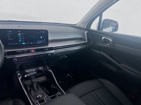 Used 2025 Kia Sorento S FWD image 19