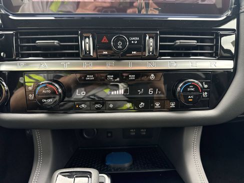 New 2026 Nissan Pathfinder Platinum AWD/4WD image 15