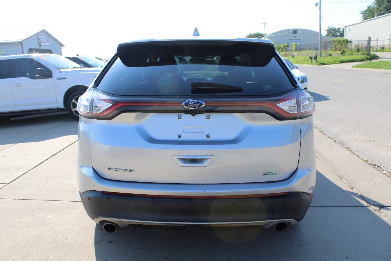 Used 2018 Ford Edge SE FWD image 7