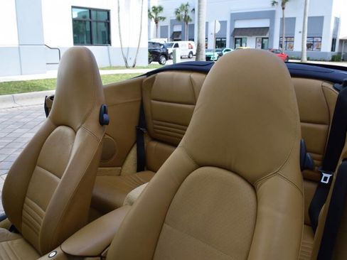 Used 2000 Porsche 911 Carrera 4 image 45