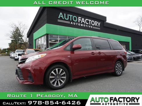 Used 2018 Toyota Sienna LE image 1