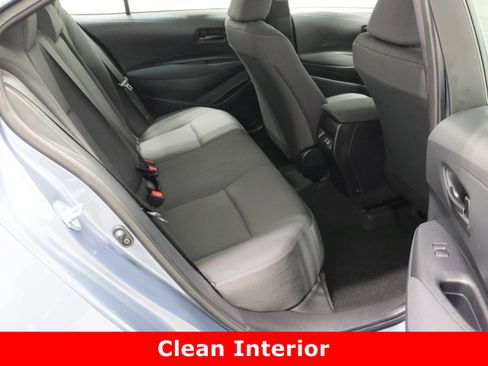 Used 2025 Toyota Corolla LE image 30