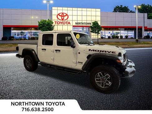 Used 2025 Jeep Gladiator Mojave w/ Safety Group AWD/4WD image 9