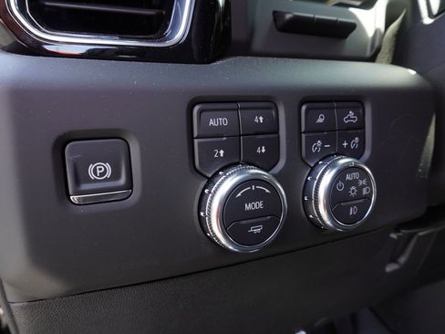 New 2025 GMC Sierra 2500 Denali w/ Denali Reserve Package image 19