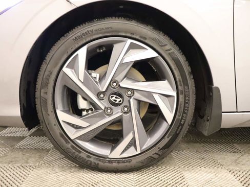 Used 2025 Hyundai Elantra Sport image 6