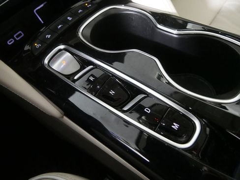 Used 2023 Buick Envision Avenir image 28