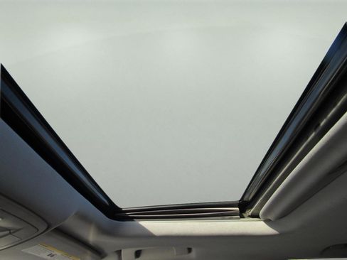 Used 2018 GMC Yukon SLT w/ Open Road Package image 31