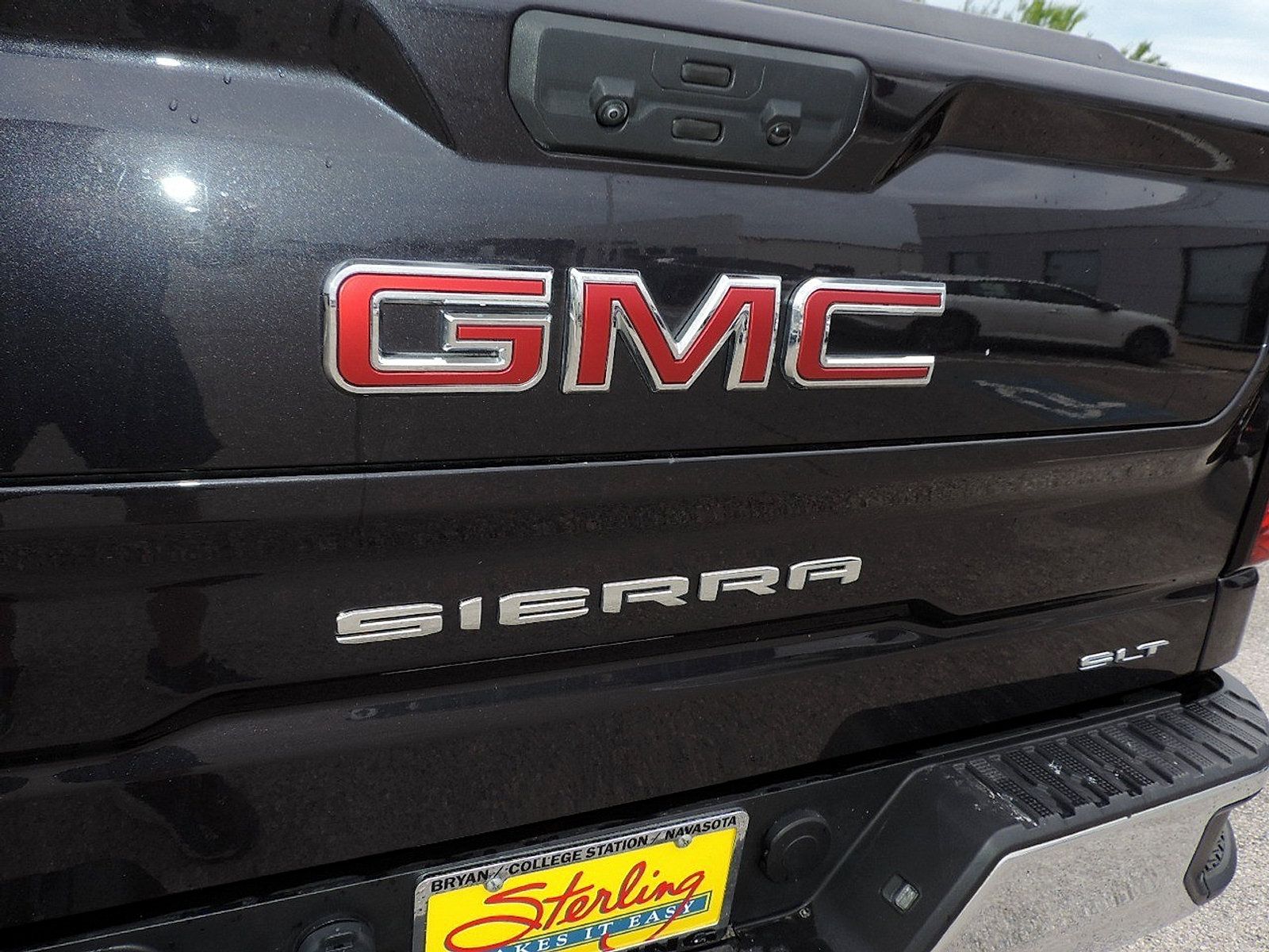 Used 2025 GMC Sierra 1500 SLT RWD image 17