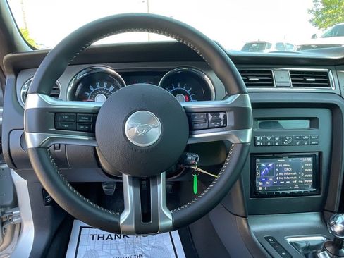 Used 2010 Ford Mustang GT Premium image 19