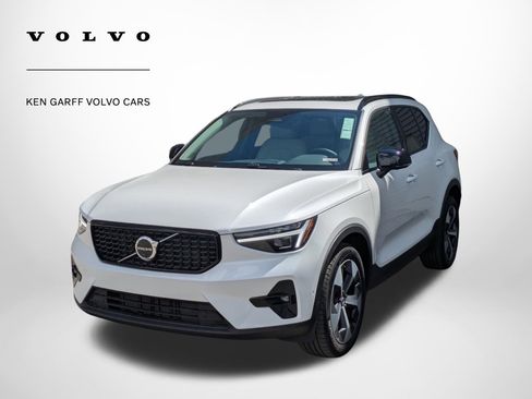 New 2026 Volvo XC40 B5 Plus w/ Climate Package AWD/4WD image 8