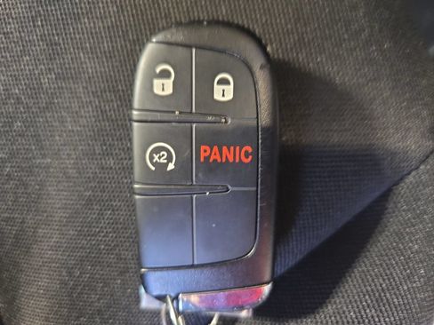 Used 2023 Jeep Renegade Altitude w/ Sun/Sound Group AWD/4WD image 39