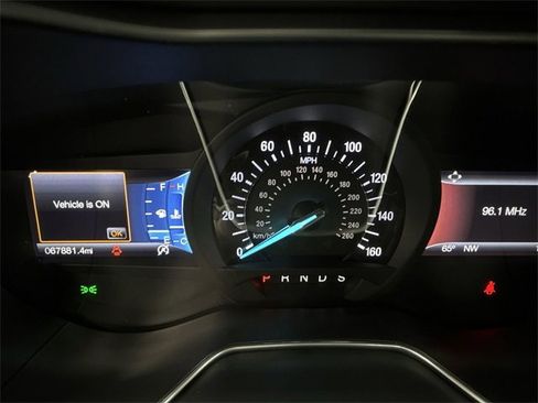 Used 2017 Ford Fusion SE w/ Fusion SE Technology Package image 15