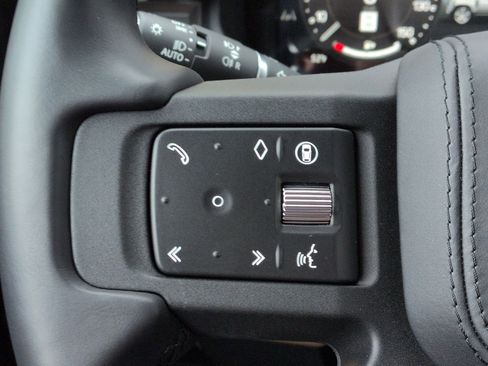 Used 2025 Land Rover Defender 130 X image 16