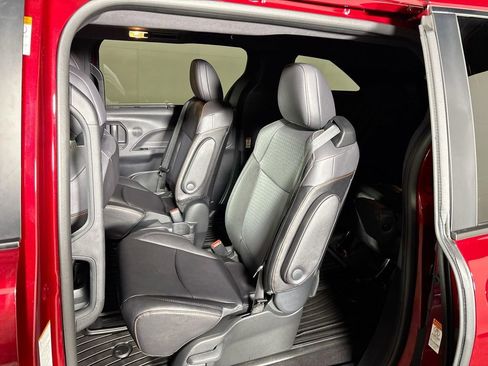 Used 2024 Toyota Sienna XSE image 20
