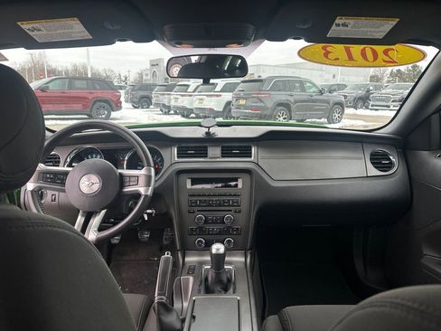 Used 2013 Ford Mustang Coupe image 24