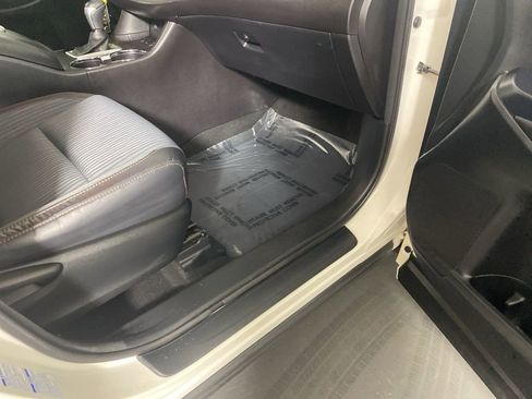 Used 2015 Toyota Highlander Plus image 32