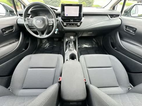 Used 2025 Toyota Corolla LE FWD image 17