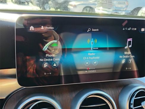 Used 2020 Mercedes-Benz GLC 300 4MATIC image 24