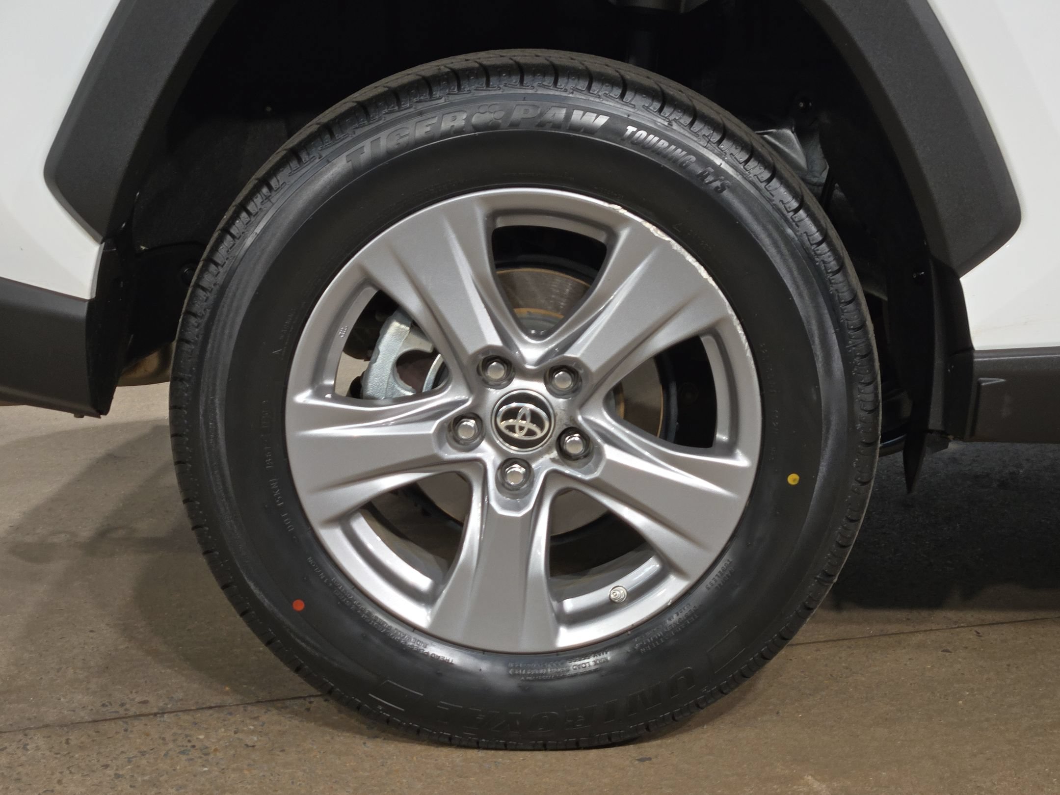 Certified 2024 Toyota RAV4 LE AWD/4WD image 17
