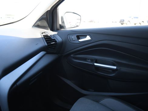 Used 2018 Ford Escape SE image 23